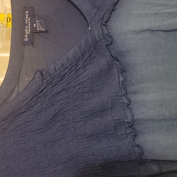 Nwt, 1x Studio West Long sleeved an gathered top/sleeve ombre blue. - Picture 3 of 8
